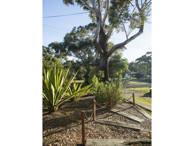 27 Edgewater Avenue, Sussex Inlet NSW 2540