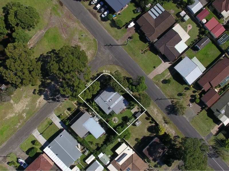 27 Edgewater Avenue, Sussex Inlet NSW 2540