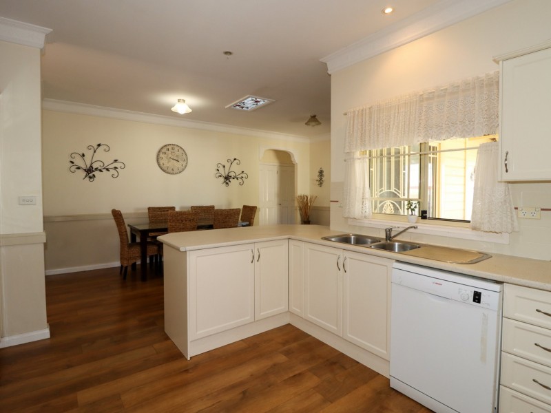 48 Sussex Inlet Road, Sussex Inlet NSW 2540