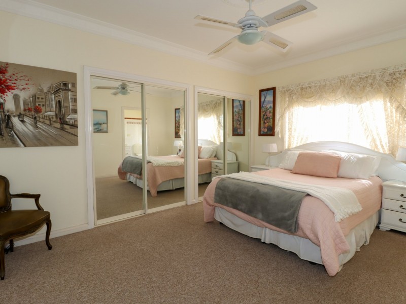 48 Sussex Inlet Road, Sussex Inlet NSW 2540