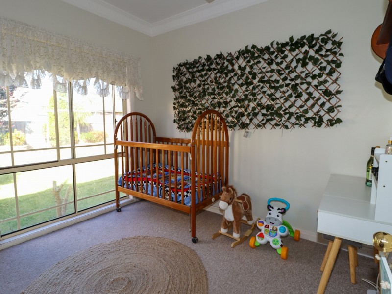 48 Sussex Inlet Road, Sussex Inlet NSW 2540