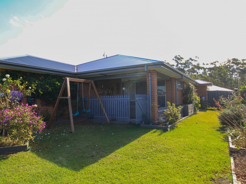 6 Peacehaven Way, Sussex Inlet NSW 2540