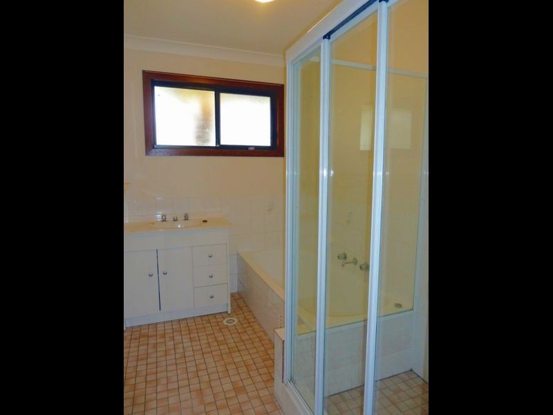 8 Pearl Close, Sussex Inlet NSW 2540