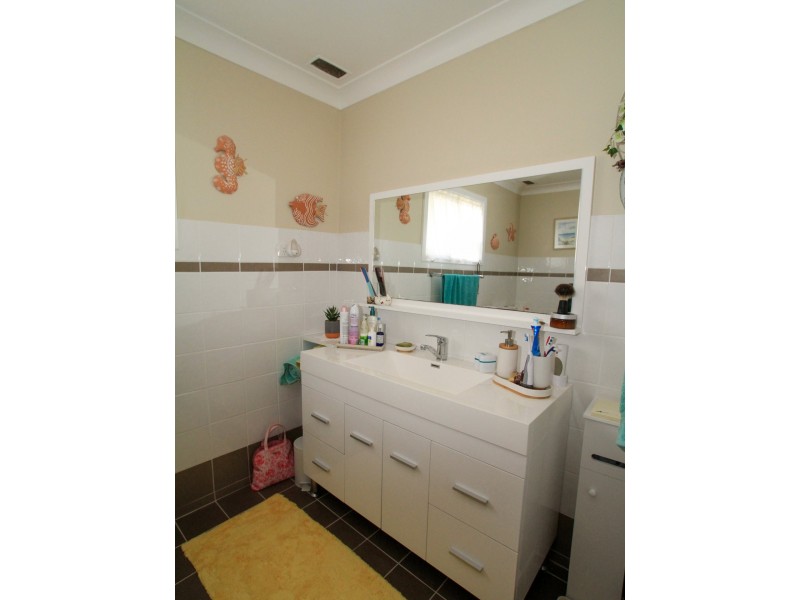 125 River Road, Sussex Inlet NSW 2540