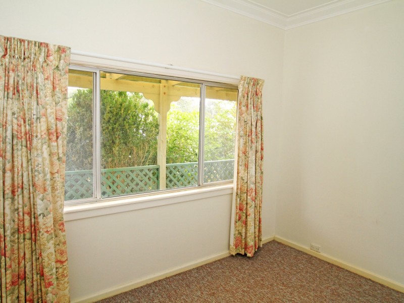 5 River Road, Sussex Inlet NSW 2540