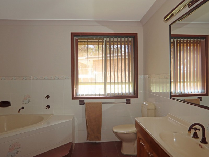 41 Ray Street, Sussex Inlet NSW 2540