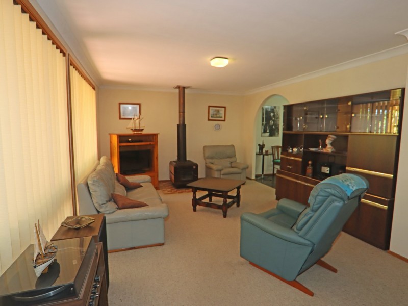 6 Tradewinds Avenue, Sussex Inlet NSW 2540