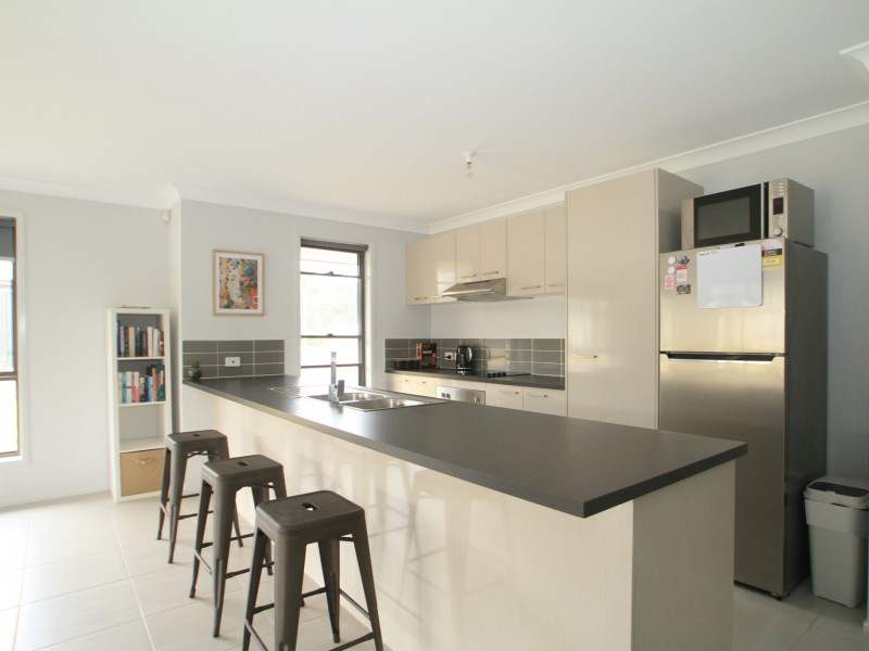 6 Hastings Parade, Sussex Inlet NSW 2540