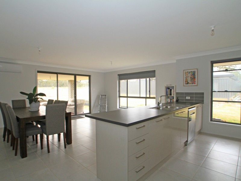 6 Hastings Parade, Sussex Inlet NSW 2540