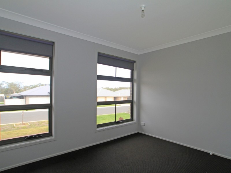 6 Hastings Parade, Sussex Inlet NSW 2540