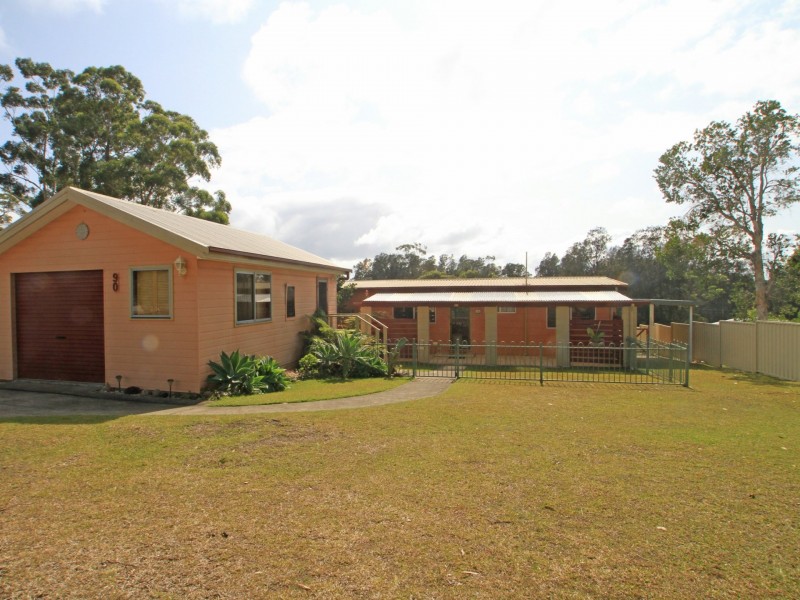 90 River Road, Sussex Inlet NSW 2540
