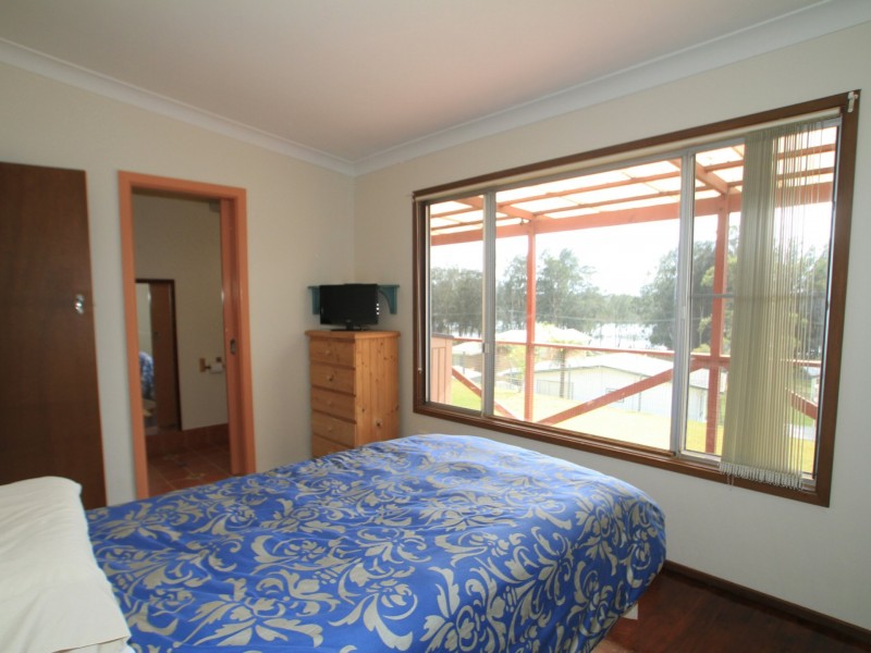 90 River Road, Sussex Inlet NSW 2540