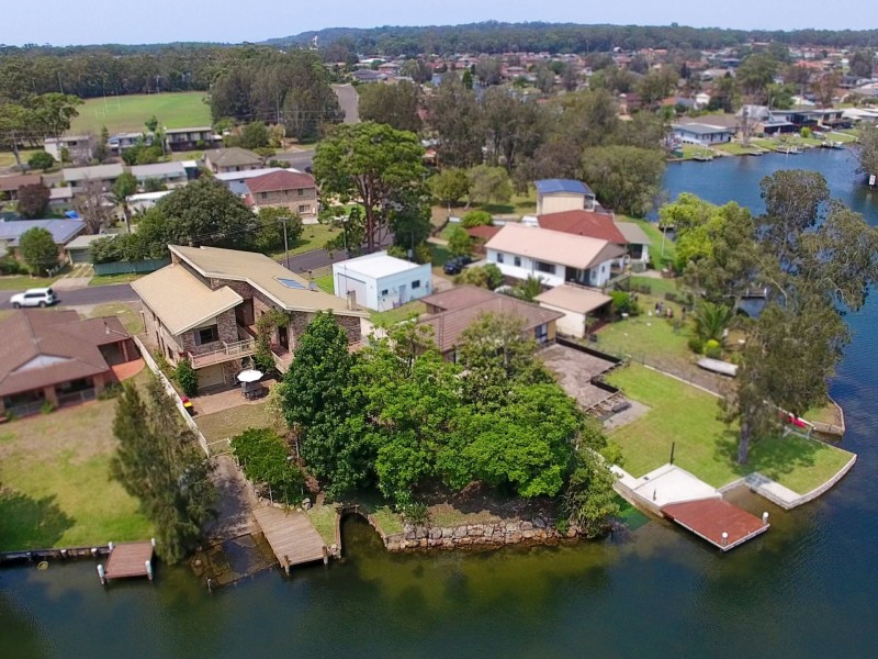11 Paradise Crescent, Sussex Inlet NSW 2540