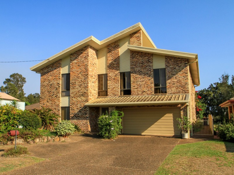 11 Paradise Crescent, Sussex Inlet NSW 2540