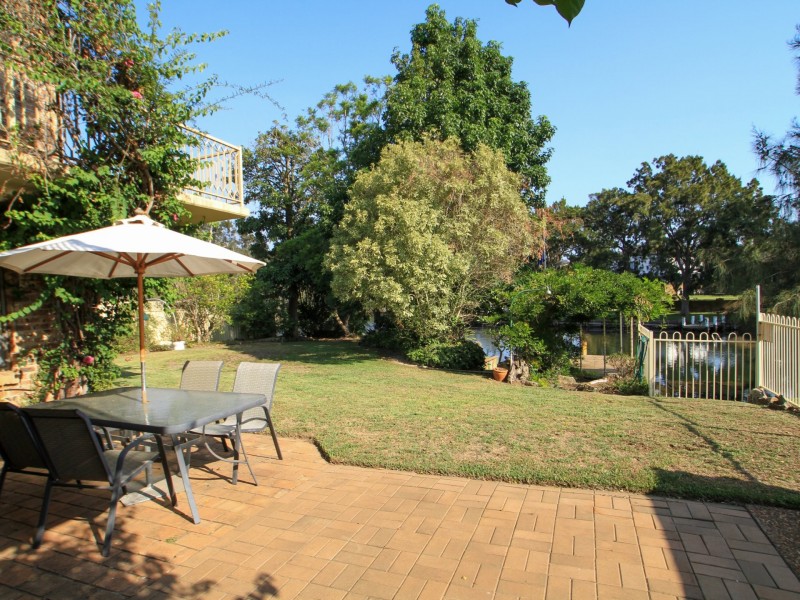 11 Paradise Crescent, Sussex Inlet NSW 2540