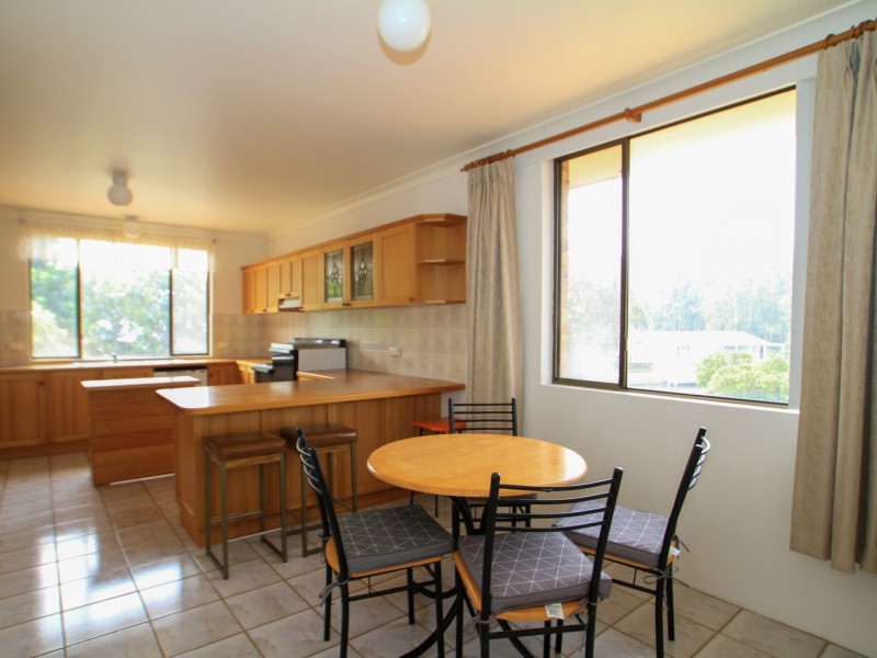 11 Paradise Crescent, Sussex Inlet NSW 2540