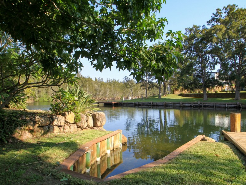 11 Paradise Crescent, Sussex Inlet NSW 2540