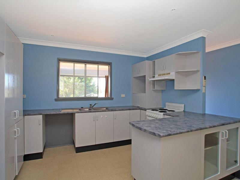 13 Ray Street, Sussex Inlet NSW 2540