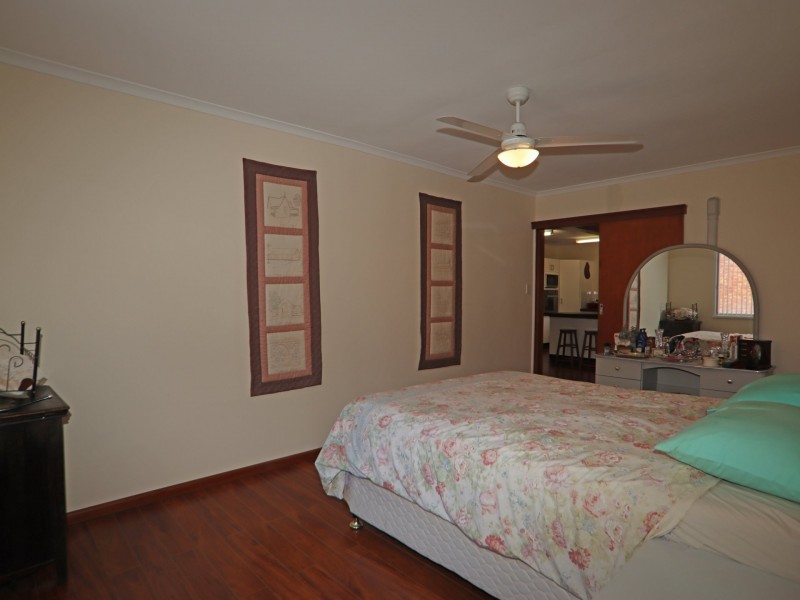 33 Ellmoos Avenue, Sussex Inlet NSW 2540