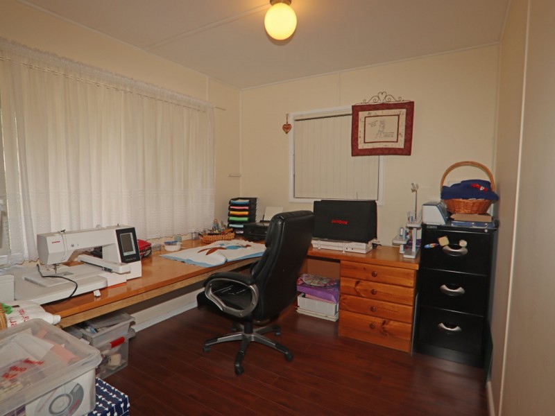 33 Ellmoos Avenue, Sussex Inlet NSW 2540