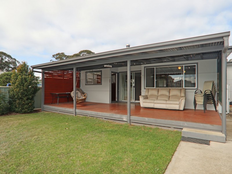 33 Ellmoos Avenue, Sussex Inlet NSW 2540