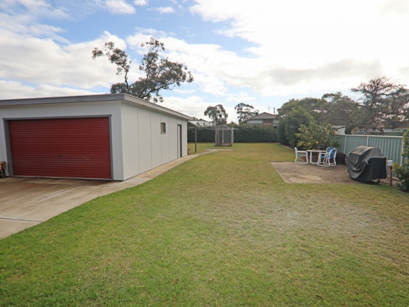 33 Ellmoos Avenue, Sussex Inlet NSW 2540