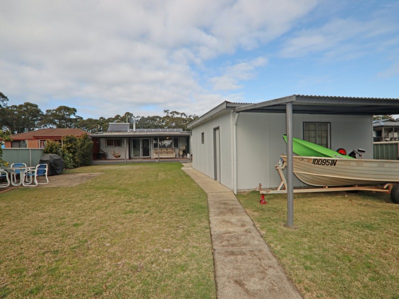 33 Ellmoos Avenue, Sussex Inlet NSW 2540