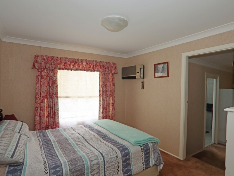 10 Alamein Road, Sussex Inlet NSW 2540