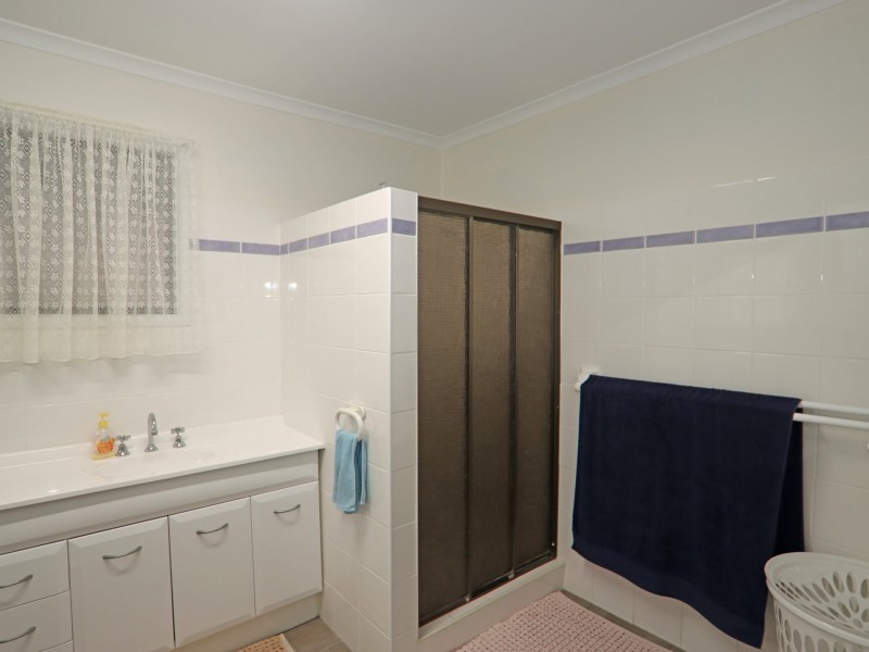 10 Alamein Road, Sussex Inlet NSW 2540