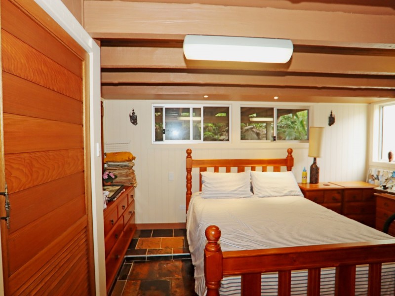 10 Alamein Road, Sussex Inlet NSW 2540