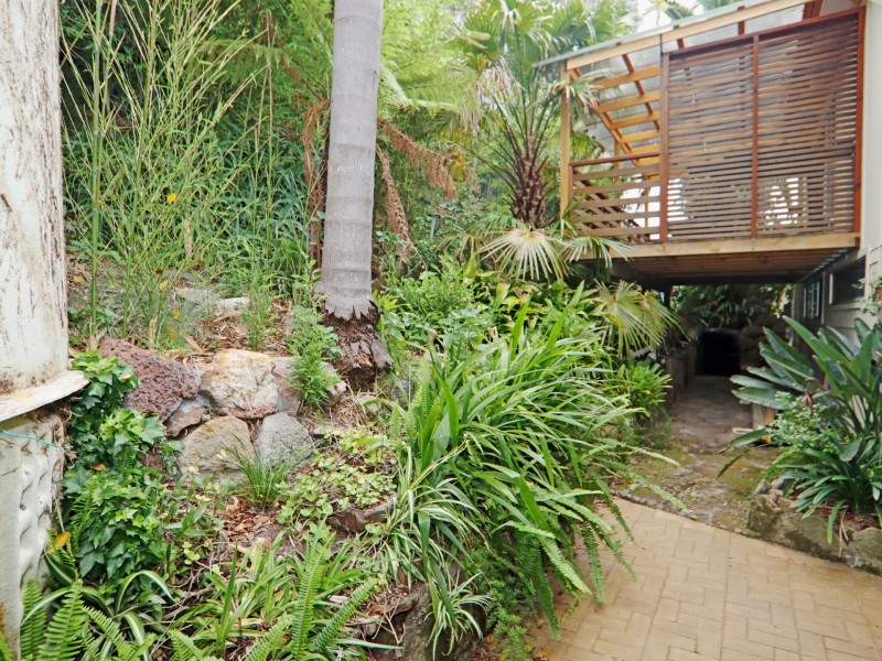 10 Alamein Road, Sussex Inlet NSW 2540