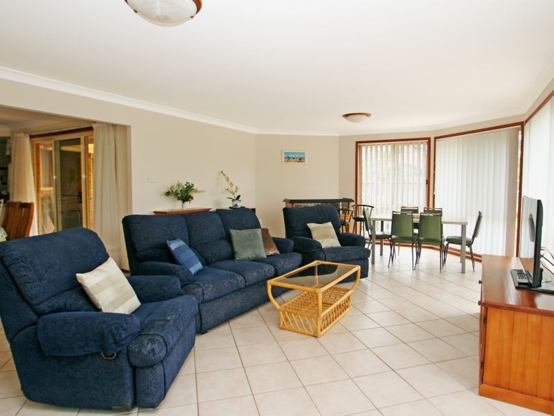 41 Thora Street, Sussex Inlet NSW 2540