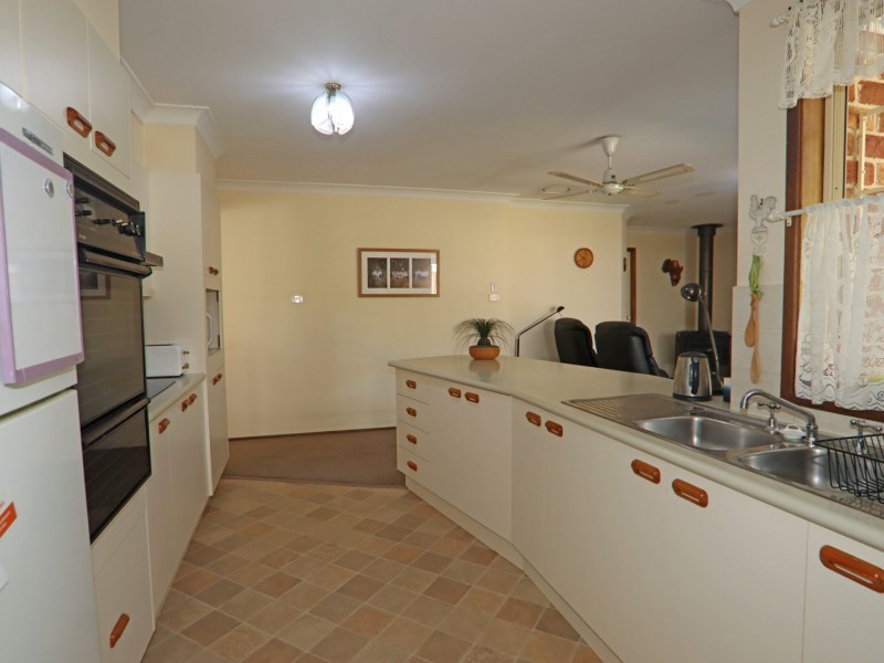 71 River Road, Sussex Inlet NSW 2540