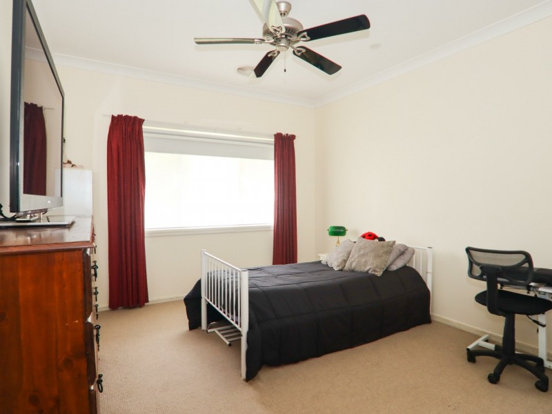 27 River Road, Sussex Inlet NSW 2540