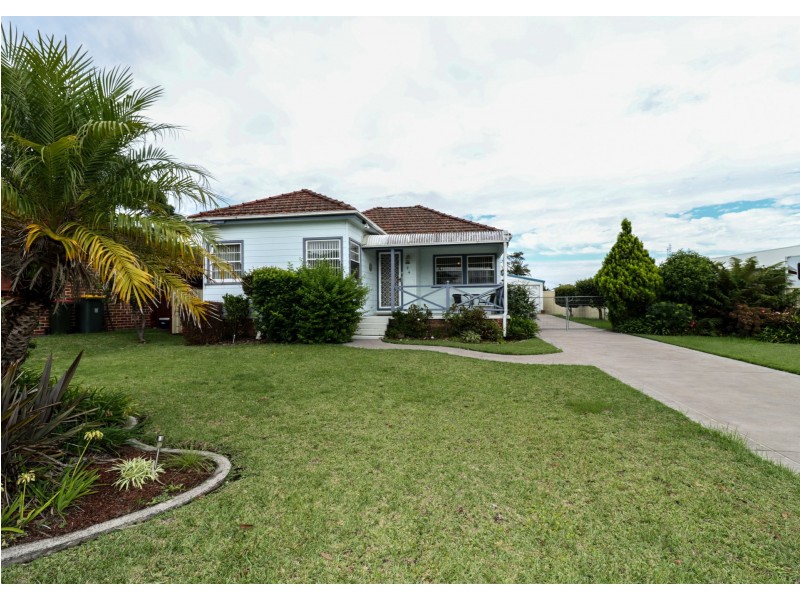 74 Sussex Inlet Road, Sussex Inlet NSW 2540