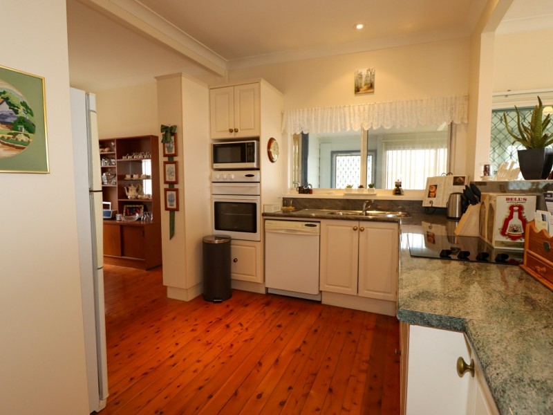 74 Sussex Inlet Road, Sussex Inlet NSW 2540