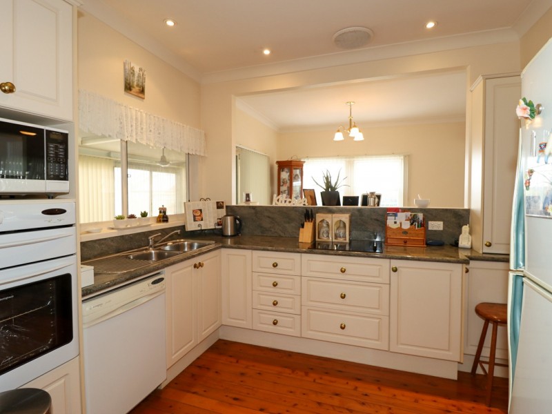 74 Sussex Inlet Road, Sussex Inlet NSW 2540