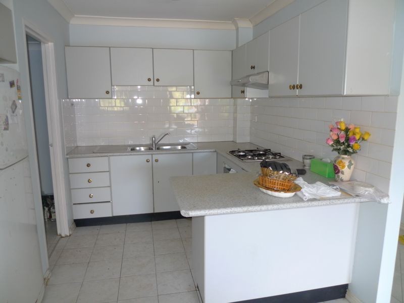 3/240-242 Targo Road, Toongabbie NSW 2146