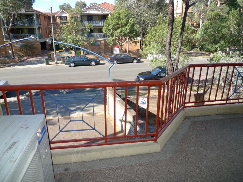 3/240-242 Targo Road, Toongabbie NSW 2146