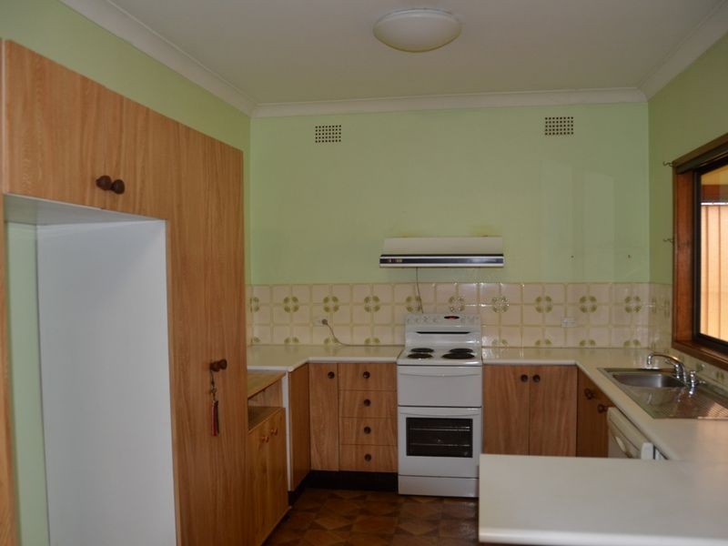 16 Deakin St, West Ryde NSW 2114