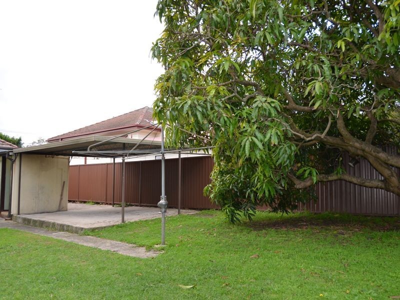 16 Deakin St, West Ryde NSW 2114