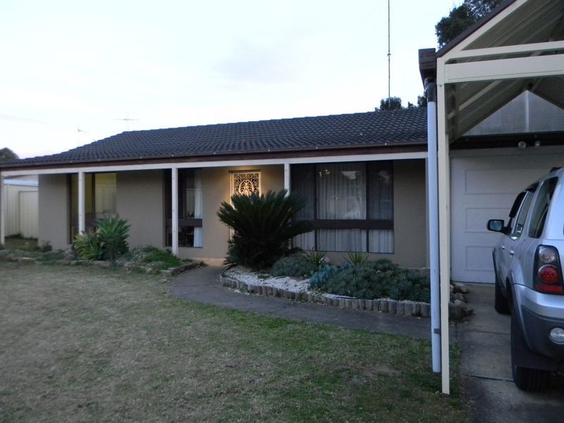 7 Pecan Close, St Clair NSW 2759