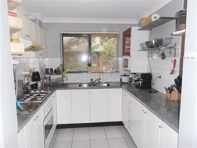 19/245 Targo Road, Toongabbie NSW 2146