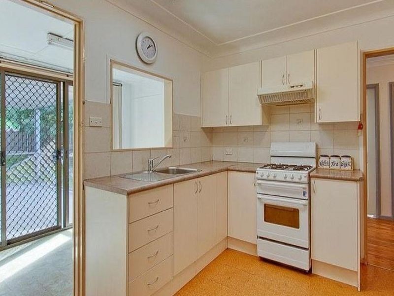 4 Henson Street, Toongabbie NSW 2146