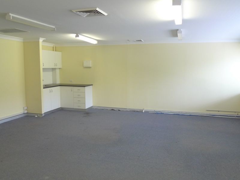 2/27-30 Portico Parade, Toongabbie NSW 2146