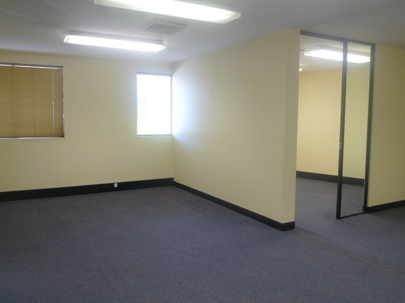 2/27-30 Portico Parade, Toongabbie NSW 2146