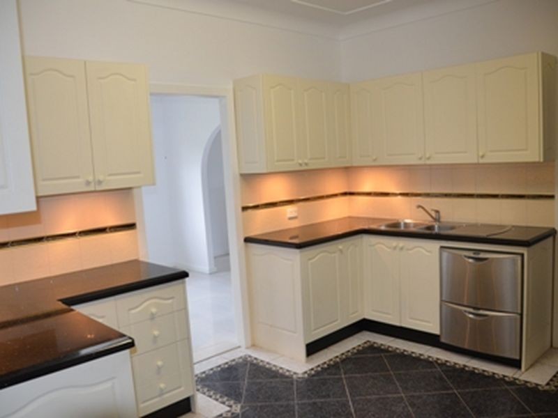 411 Blacktown Road, Toongabbie NSW 2146