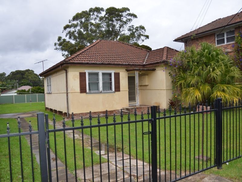 66 Aurelia St, Toongabbie NSW 2146