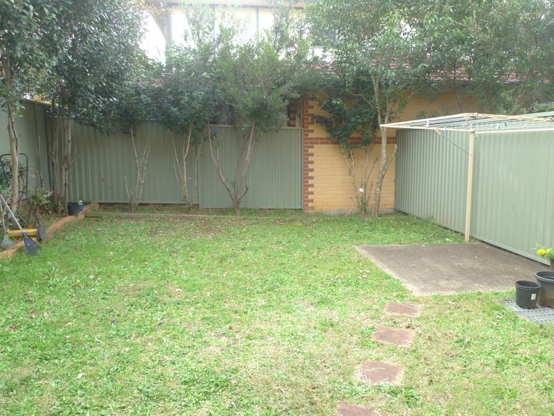 1/9-13 Valeria Street, Toongabbie NSW 2146