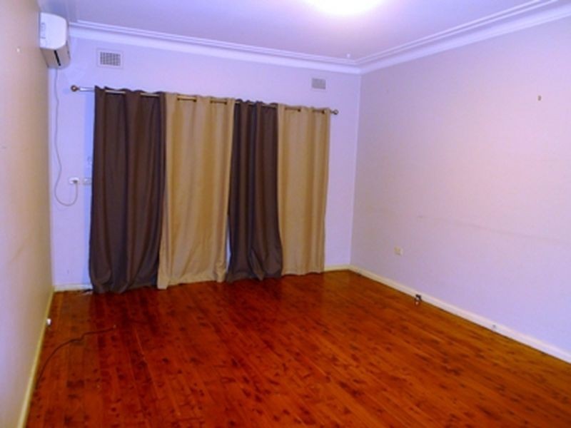 10 Preston Road, Toongabbie NSW 2146